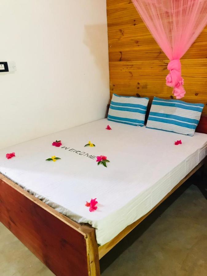 Walkers Hostel Тринкомали Экстерьер фото